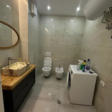 Apartamento Gjini